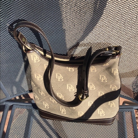 Small Dooney and Burke handbag - Picture 1 of 4